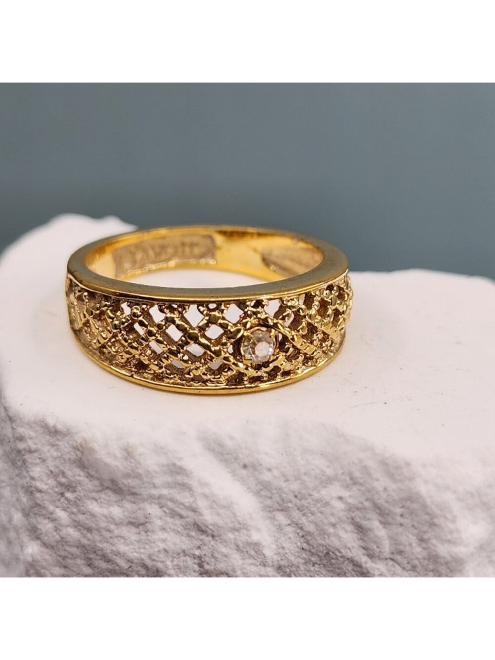 Avon Gold Tone Openwork Lattice Clear Rhinestone Wide Band Ring Size 7.5 Signed